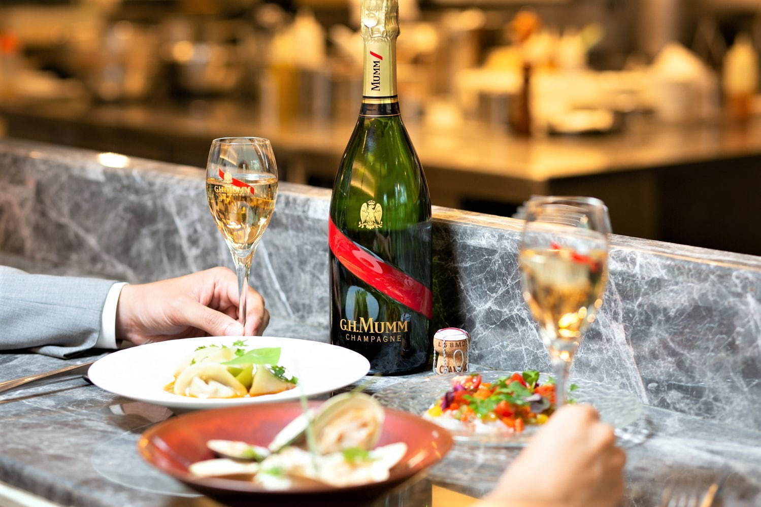 写真26 29 東京 大阪の人気レストラン 人気料理 黄金シャンパーニュ メゾン マムで贅沢ディナー 女子会を ファッションプレス
