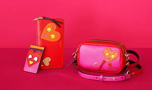 トリー バーチのクリスマスに向けたバッグ&ウォレット、ハートのパッチワークや鮮やかカラーで|写真14