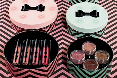 M·A·CからギフトBOXにデコレーションされたピグメントとグロスのキットが限定発売 