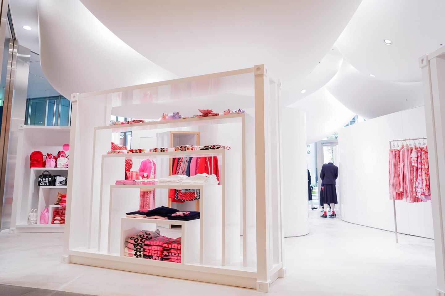 Comme des hotsell garcons japan shibuya