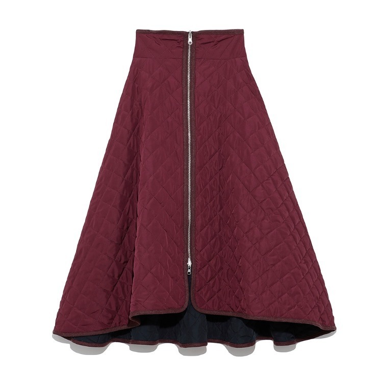 キルティングフレアスカート 21,000円+税(限定カラー:ボルドー)