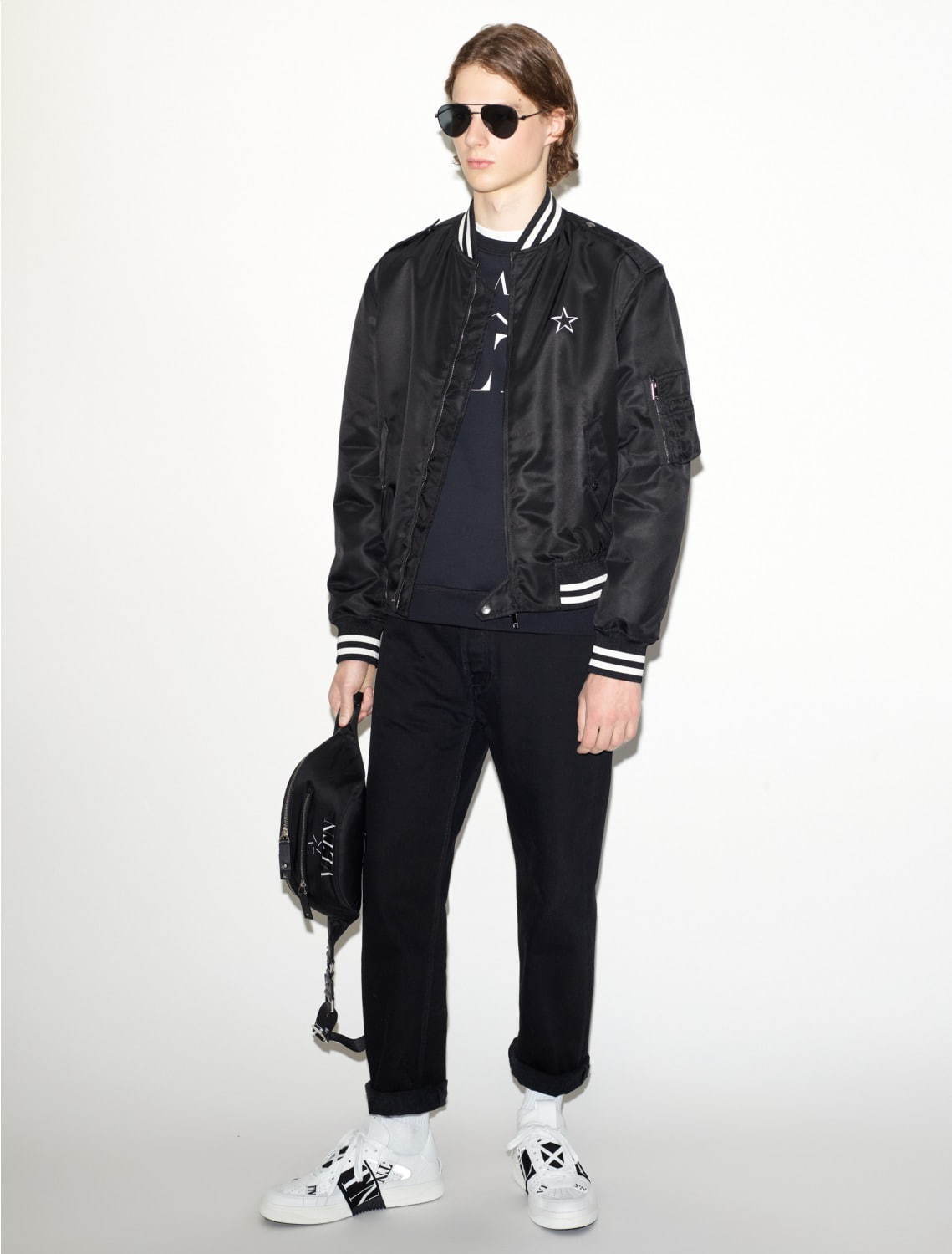 ヴァレンティノの新作「VLTN スター」ロゴのメンズウェアや ヴァレンティノの新作「VLTN スター」ロゴのメンズウェアや