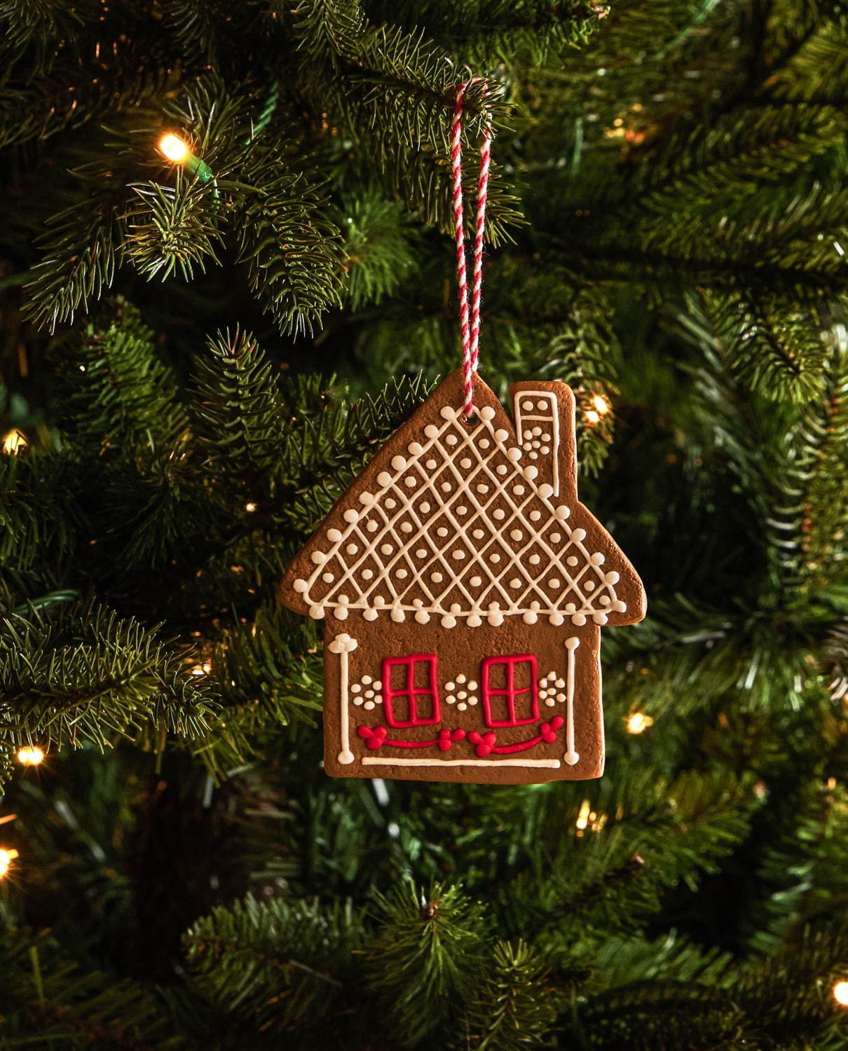 ZARA HOMEのクリスマスインテリア＆雑貨、雪の結晶キャンドルやサンタのスノーボール｜写真89