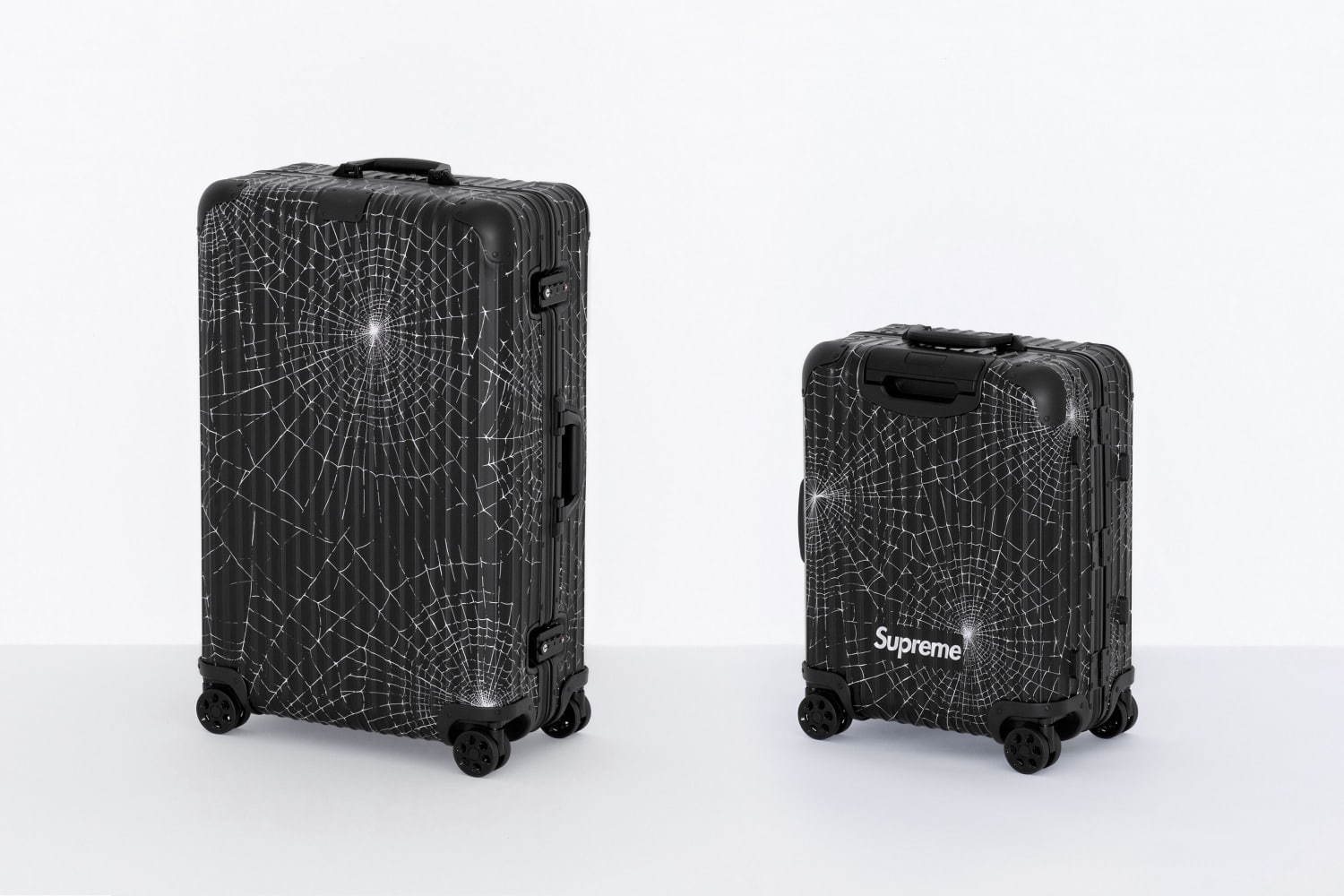 シュプリーム×リモワの限定スーツケース、スパイダー ウェブ＆ロゴを配 