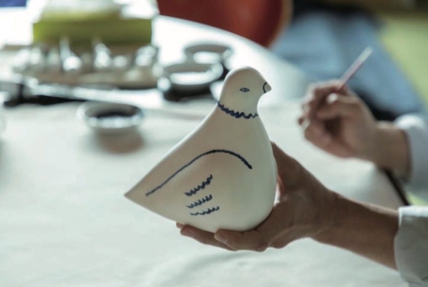 ミナ ペルホネン・皆川明デザインによる“鳩のオブジェ”、スウェーデンの陶器工房とコラボ｜写真2