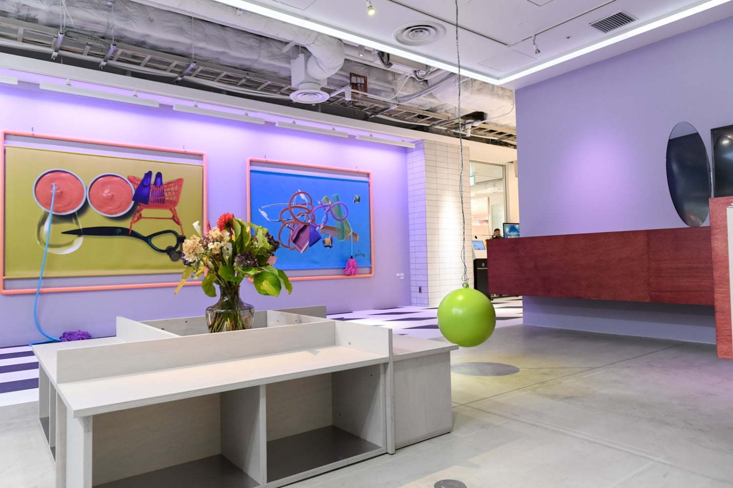 「OIL by 美術手帖」渋谷パルコに - ギャラリー・カフェ併設アートショップ、緑茶と楽しむアート