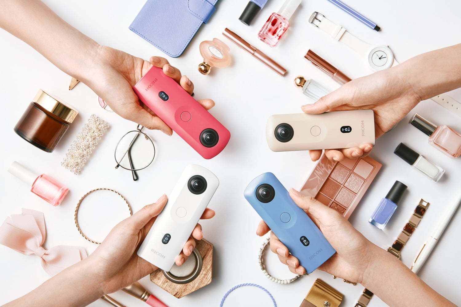 デジタル｜新作360°カメラ「リコー・シータ SC2」簡単操作で、高画質撮影OK&水中モードも追加