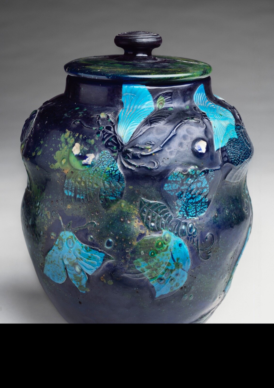 エミール・ガレ 《静淵》 1889〜90年 蓋付壺 オルセー美術館蔵 Photo © Musée d’Orsay, Dist. GrandPalaisRmn / Jim Purcell / distributed by AMF