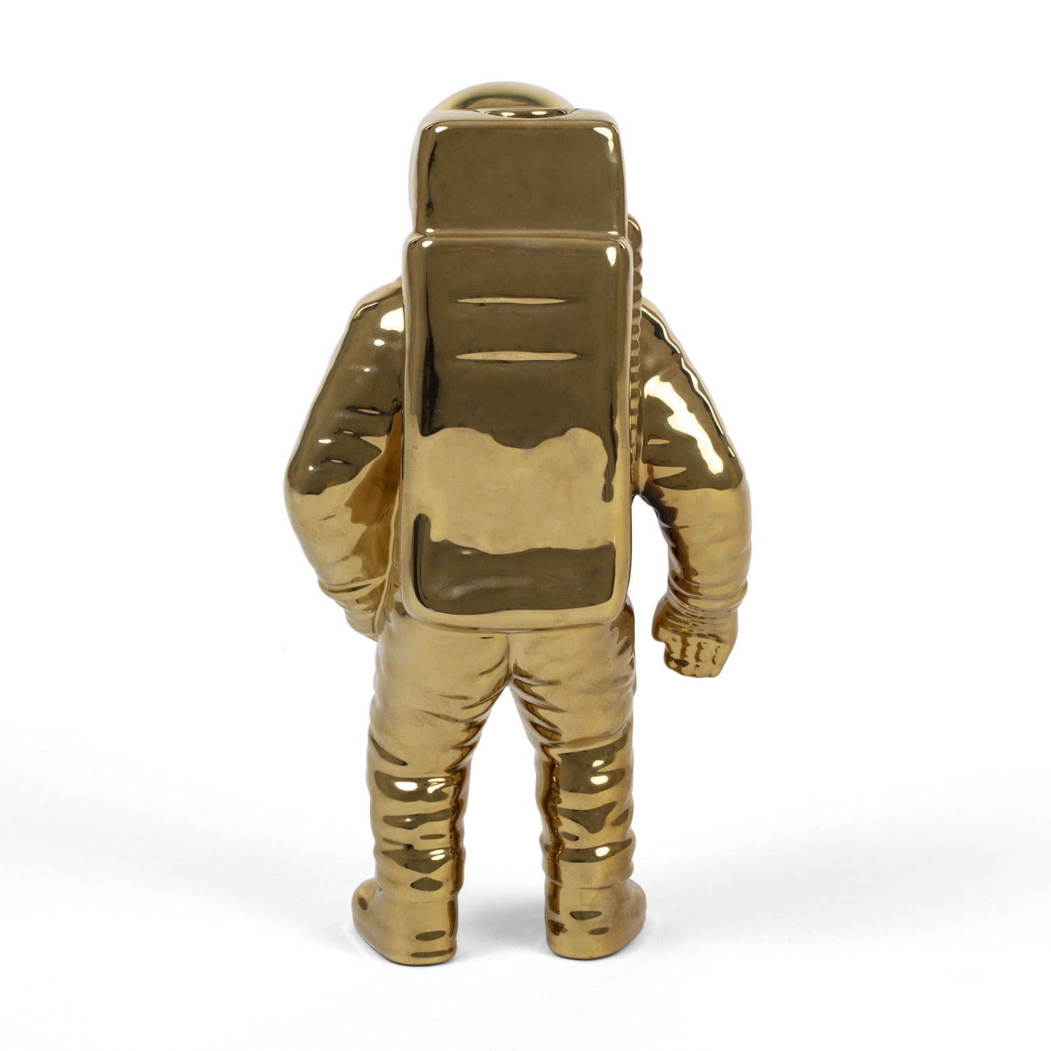 ディーゼルから“地球”モチーフのプレート＆輝くゴールドの“宇宙飛行士”型花瓶｜写真9