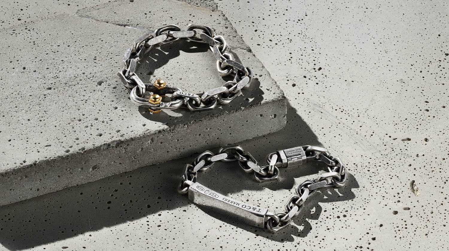 ティファニーの“刻印入り”メンズリング&ペンダント、ドーバー ティファニーの“刻印入り”メンズリング&ペンダント、ドーバー