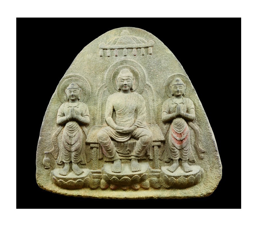 重要文化財 浮彫伝薬師三尊像 飛鳥～奈良時代・7～8世紀
奈良・石位寺蔵