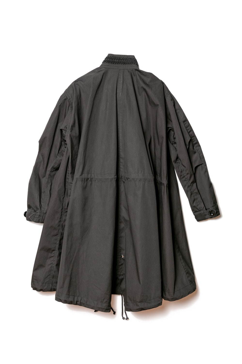 sacai ドーバー限定のモッズコート、ナポレオンジャケットの装飾を加えて｜写真5