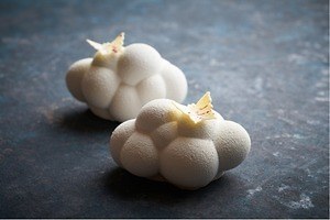 マンダリン オリエンタル 東京のバレンタインデイ＆ホワイトデイ、KUMOケーキ＆白鳥モチーフのチョコ｜写真3