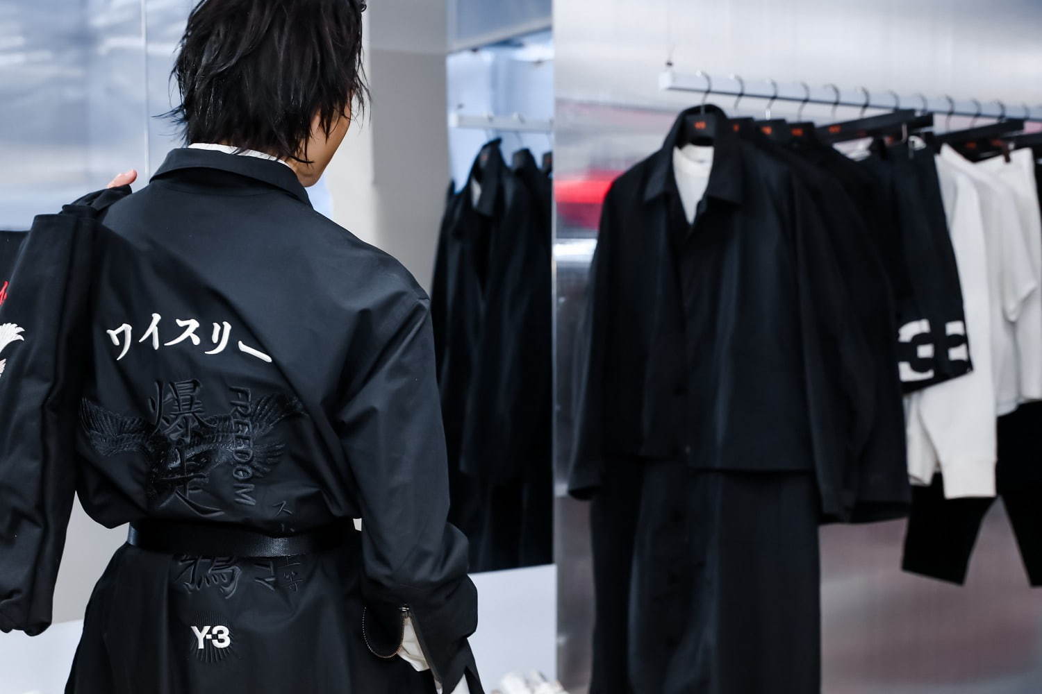 Y-3の2020年春夏新作ウェア＆スニーカー、“暴走族”着想の刺繍Tシャツ＆ジャケットなど｜写真35