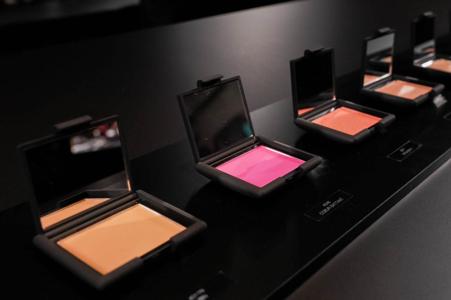 NARS20年春コスメ、人気ブラッシュに新色追加＆マルチに楽しめる新作ベースメイクも｜写真2