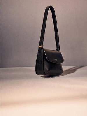 黒のレザーバッグ 特集 憧れブランドの年春夏新作レディースバッグから人気モデルを紹介 ファッションプレス