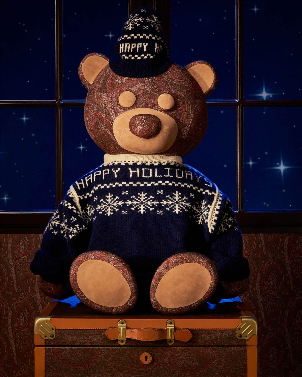 エトロ“雪の結晶”を配したセーターやマフラーなどがユニセックスで、クリスマス着想のデザイン｜写真2