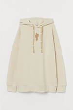 H&M x ビリー・アイリッシュ、オーバーサイズのパーカーやTシャツなど限定アイテム発売｜写真6