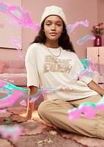 H&M x ビリー・アイリッシュ、オーバーサイズのパーカーやTシャツなど限定アイテム発売｜写真2