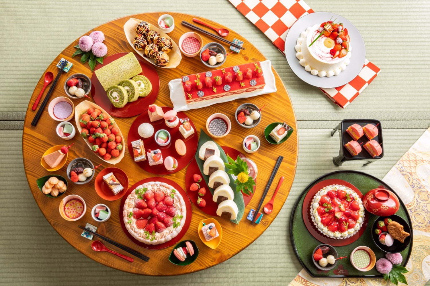 お台場｜ヒルトン東京お台場“和”がテーマのいちごデザートビュッフェ、“おにぎり”型ロールケーキも