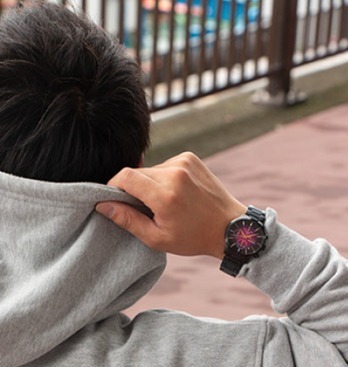 セイコー ワイアード“東京の夜景”イメージの腕時計、ネオン煌めくビル街＆夕焼け着想のグラデカラー｜写真5