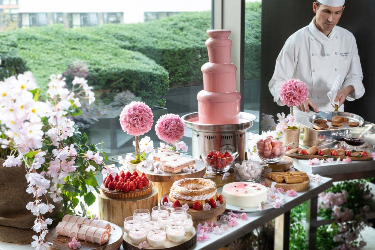 ブリオッシュ｜グランド ハイアット 東京の春グルメ、桜×苺アフターヌーンティー ブッフェや桜ピクニックBOX
