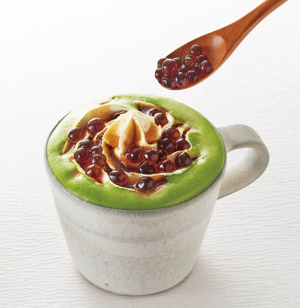 タリーズコーヒー「黒蜜きなこ抹茶ラテ」宇治抹茶使用、タピオカトッピングで“わらび餅”食感に | 写真