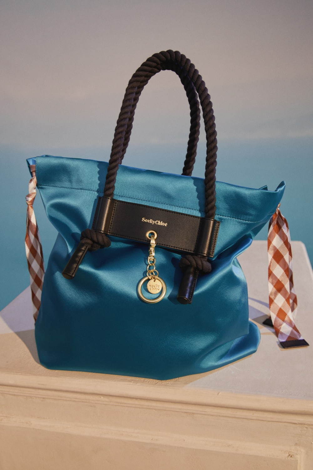 シーバイクロエ“カプリ島”着想の新作バッグ、パラソル柄トートやレモン