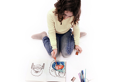 カルチャーマガジンApartamentoから、A.P.C.のぬり絵アートブック誕生