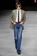 メンズテーラードジャケットのおすすめコーデ〈2020春夏〉人気ブランドのカジュアルな着こなしを特集｜写真6