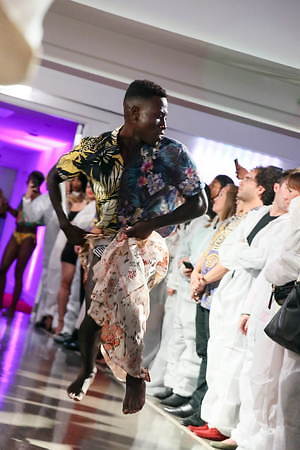 デシグアル(Desigual) 2020年春夏ウィメンズ&メンズコレクション  - 写真33