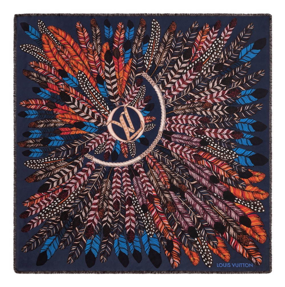 ルイ・ヴィトンの新作スカーフ、“アニマル”モチーフのLVシグネチャーや色鮮やかな羽根でアレンジ｜写真3