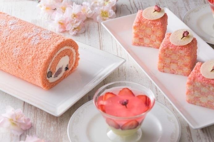 ホテル椿山荘東京「桜アフタヌーンティー」桜あんクリーム入りマカロン＆レアチーズケーキなど｜写真4