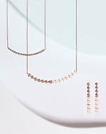 ヴァンドーム青山の桜ジュエリー、ローズクォーツ輝くネックレスやピンクゴールドのピアス｜写真1