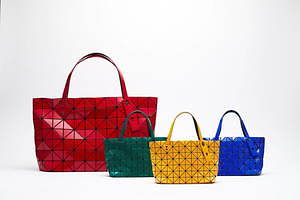BAGUETTE METALLIC – ISSEY MIYAKE ONLINE STORE