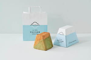 食パン専門店「FUJISAN SHOKUPAN」が富士河口湖町に、青×白の富士山型食パン|写真3