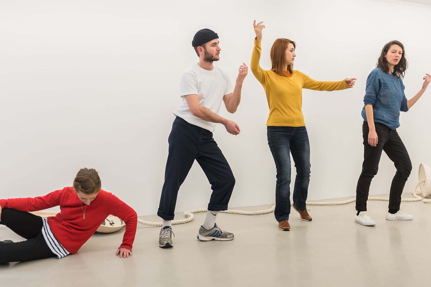 東京都現代美術館「もつれるものたち」展、世界を知る手がかりとしての「もの」