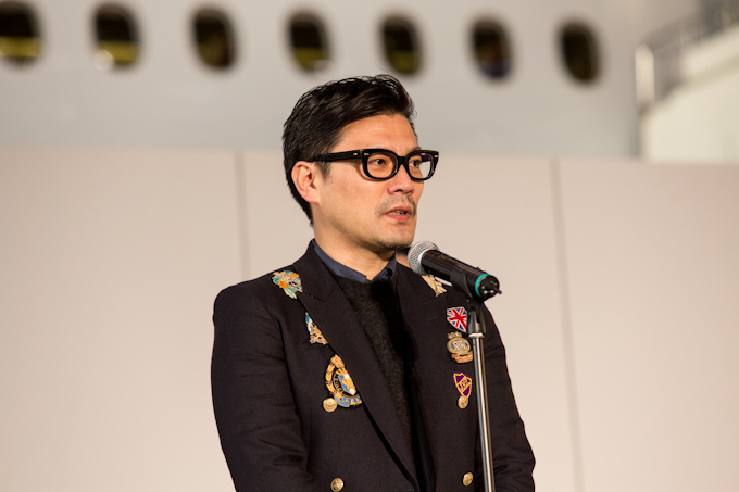 ケイタ マルヤマの丸山敬太が、JAL客室乗務員の新しい制服をデザイン  コピー