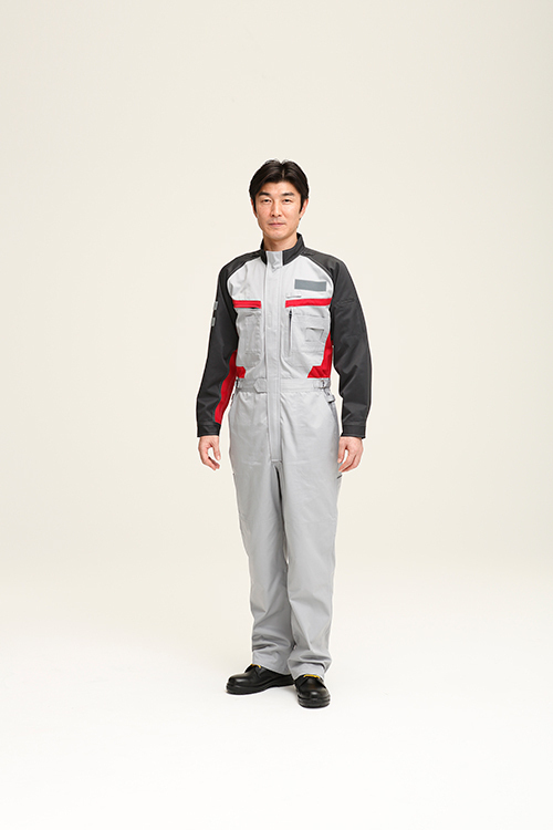 ケイタ マルヤマの丸山敬太が、JAL客室乗務員の新しい制服をデザイン｜写真55