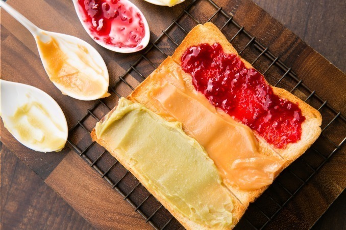 パンのペリカン(baker pelican), レブレッソ(LeBRESSO), あずき(Azuki), 乃が美(Nogami), 嵜本(Sakimoto), セントル ザ・ベーカリー(CENTRE THE BAKERY), 銀座に志かわ(Ginza Nishikawa) 高級食パン専門店｜写真4