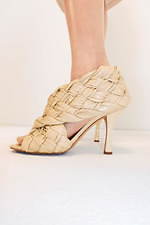 ボッテガ・ヴェネタ 2020年プレフォールウィメンズコレクション、精巧に作り上げた大胆なエレガンス｜写真38