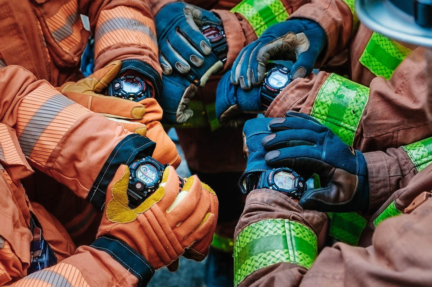 カシオ腕時計 ジーショック RANGEMAN 電波ソーラー 緊急消防援助隊コラボ
