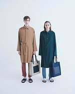 クルニ 2020年春夏ウィメンズ＆メンズコレクション、日常に溶け込む非対称のバランス｜写真5