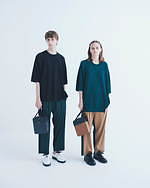 クルニ 2020年春夏ウィメンズ＆メンズコレクション、日常に溶け込む非対称のバランス｜写真9