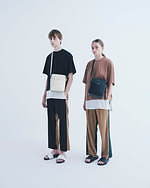 クルニ 2020年春夏ウィメンズ＆メンズコレクション、日常に溶け込む非対称のバランス｜写真20