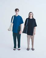 クルニ 2020年春夏ウィメンズ＆メンズコレクション、日常に溶け込む非対称のバランス｜写真22