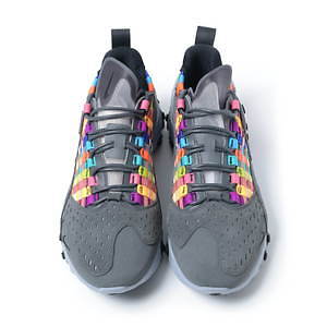 ナイキ フォー ソフ」マルチカラーのリアクトスニーカーや“反転 ナイキ フォー ソフ」マルチカラーのリアクトスニーカーや“反転