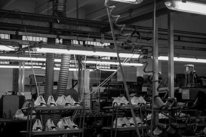 コスチューム ナショナルのヴェネチア・シューズ工場に潜入！ - エンニョ・カパサにインタビュー｜写真38