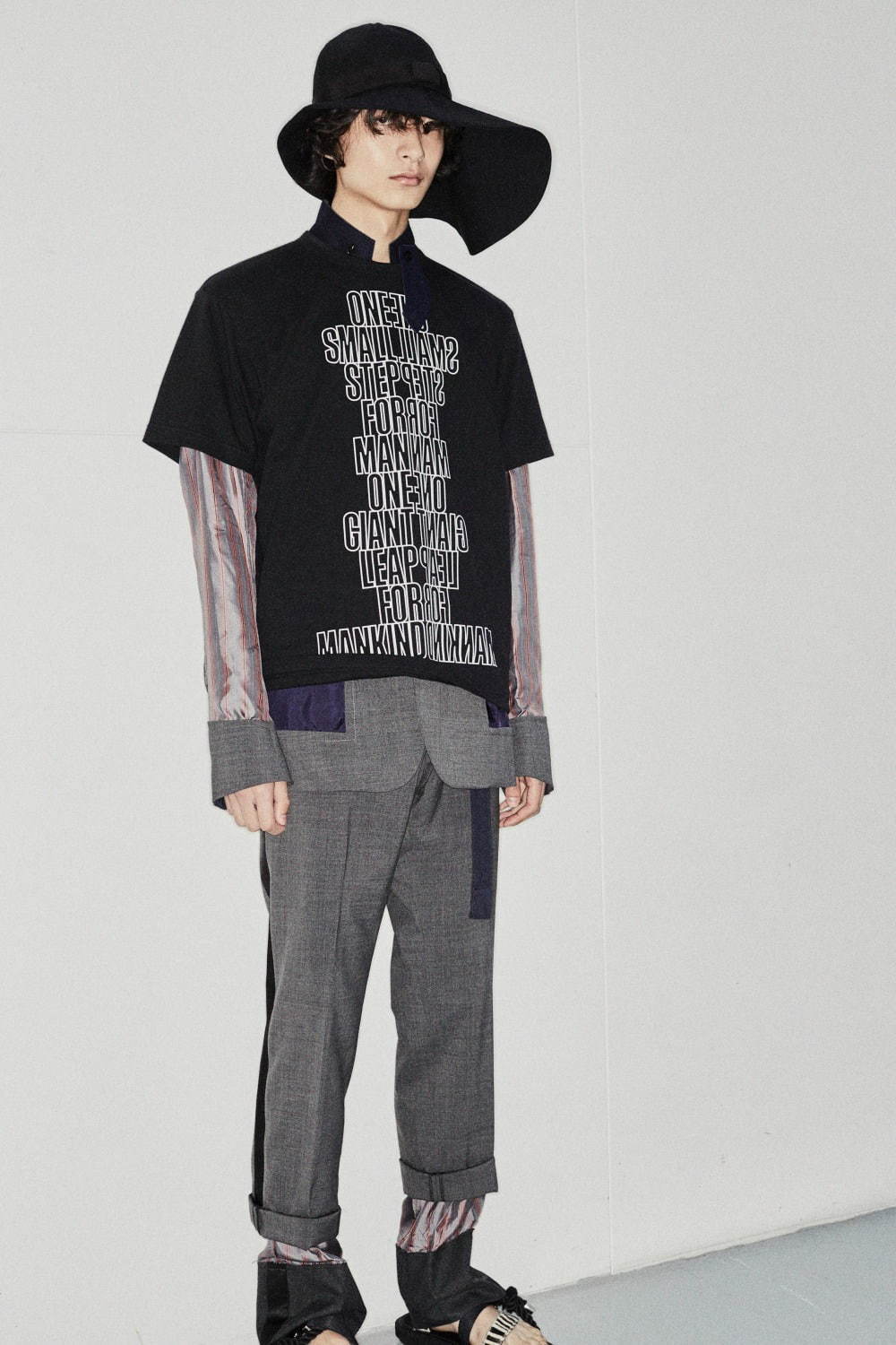 sacai、宇宙飛行士“ニール・アームストロングの名言”を配したユニセックスTシャツ｜写真14