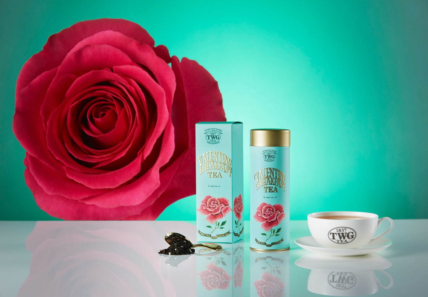 TWG Teaのバレンタイン限定モーニングティー、きらめくパール＆果実のかけらを織り交ぜて｜写真1